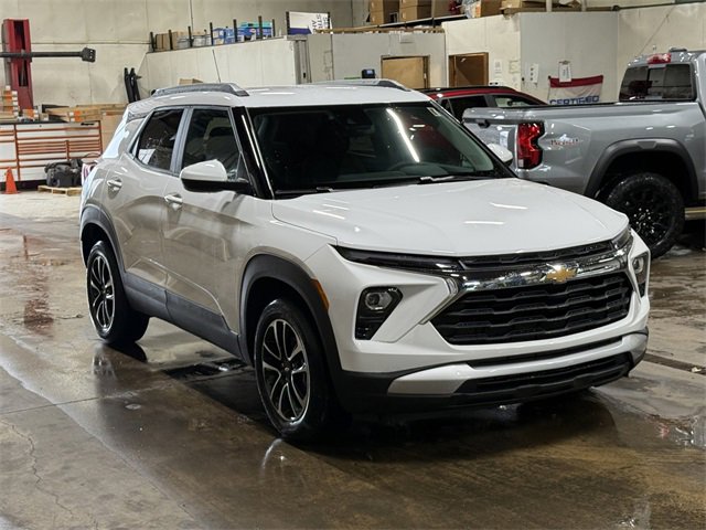 2026 Chevrolet Trailblazer LT photo 2