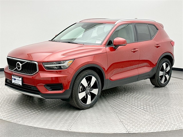 2020 Volvo XC40 Momentum