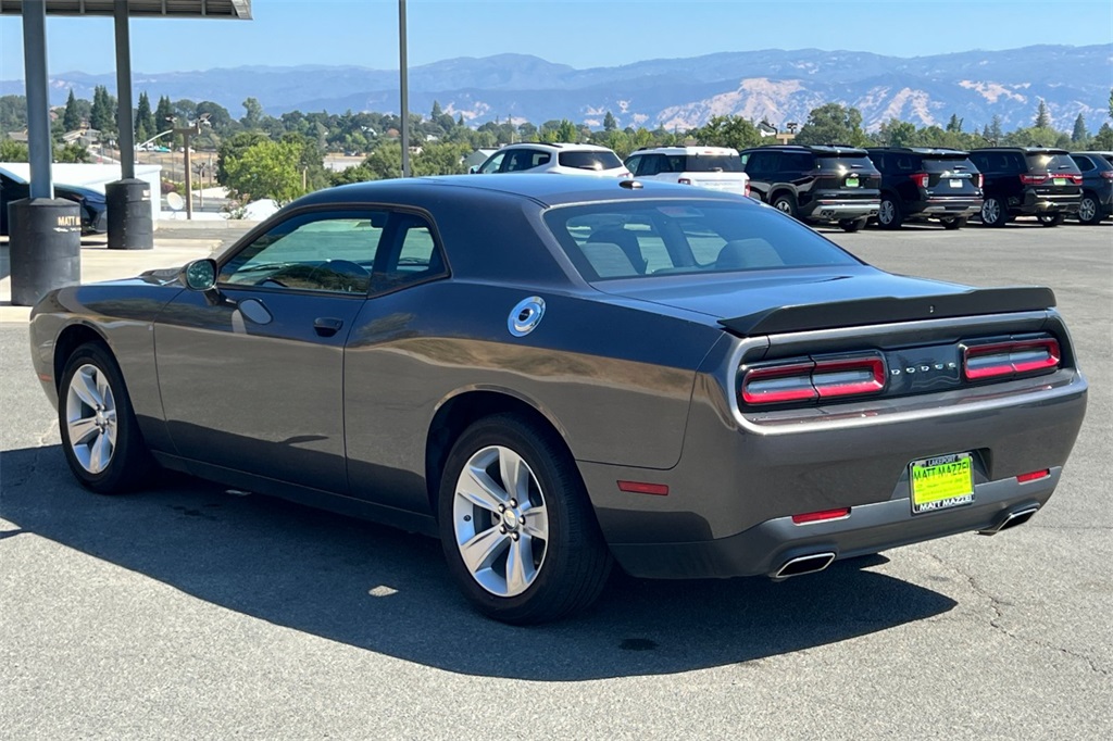 2023 Dodge Challenger SXT photo 3