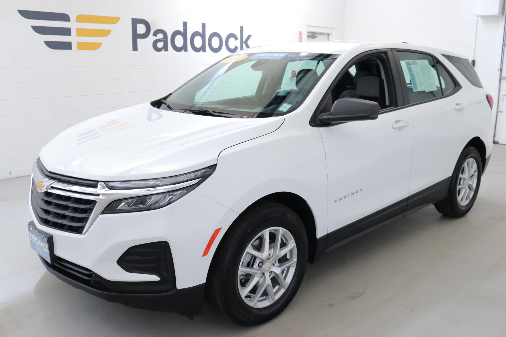 2022 Chevrolet Equinox LS photo 3