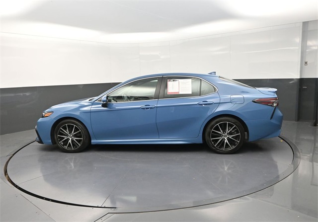 2023 Toyota Camry SE photo 4