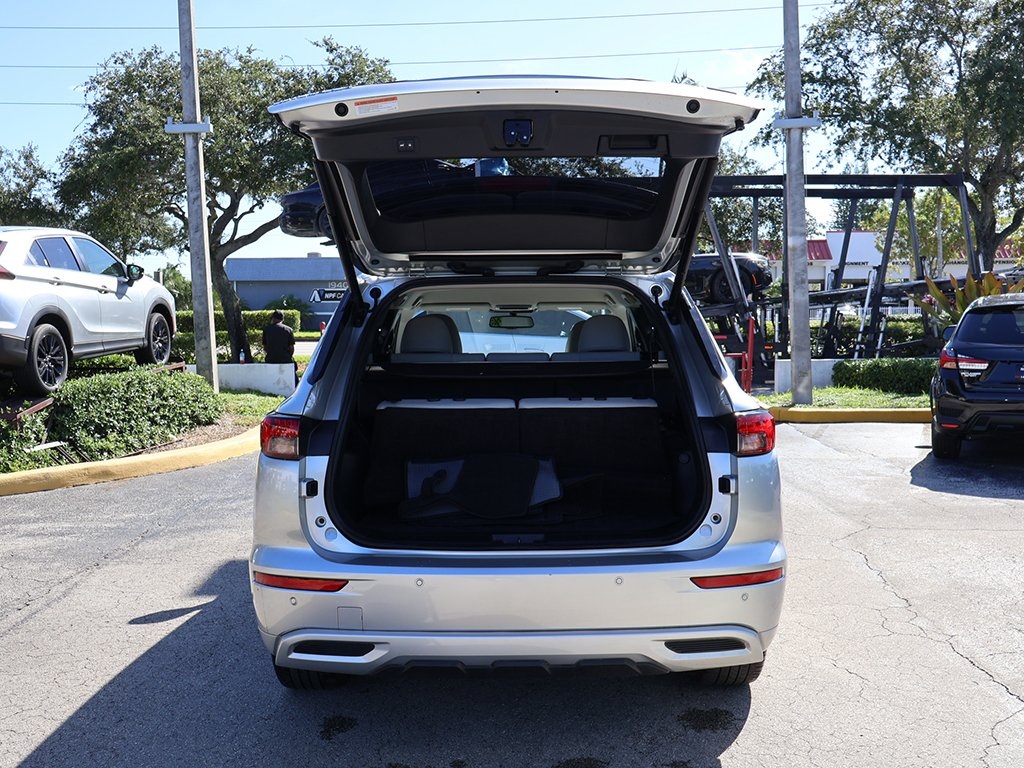 2022 Mitsubishi Outlander SEL photo 17