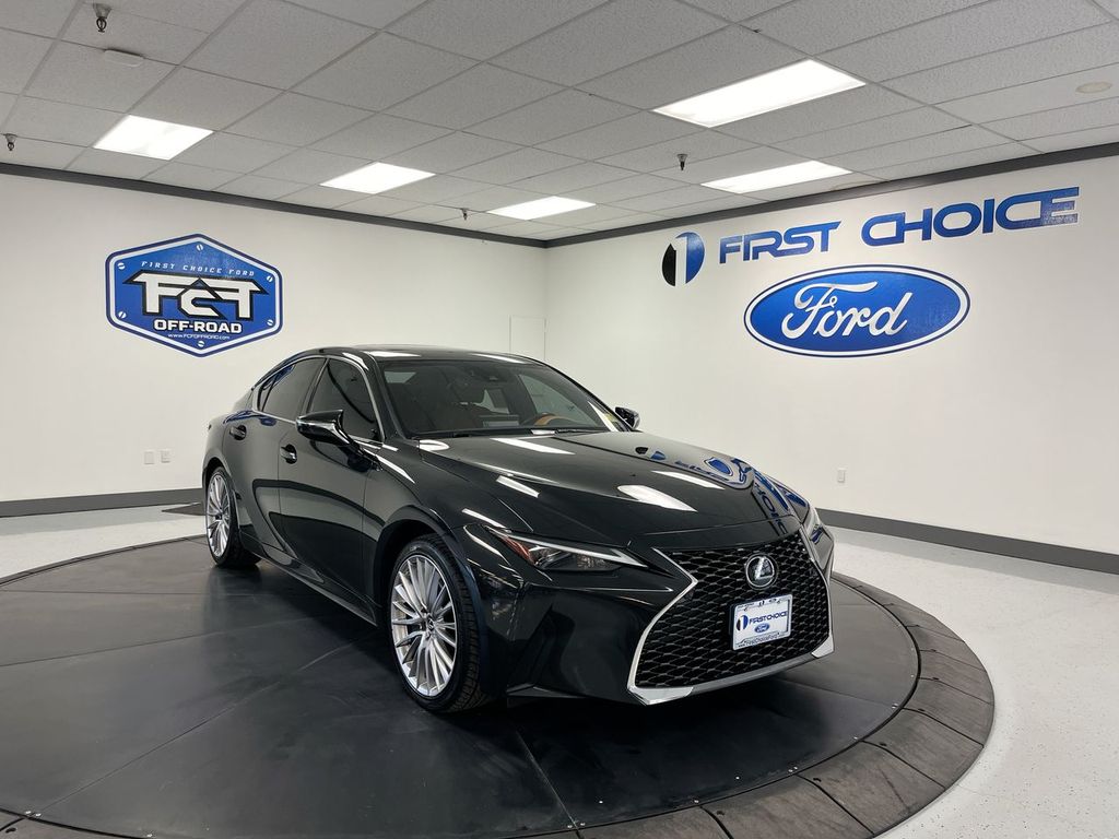 2022 Lexus IS 300 photo 8