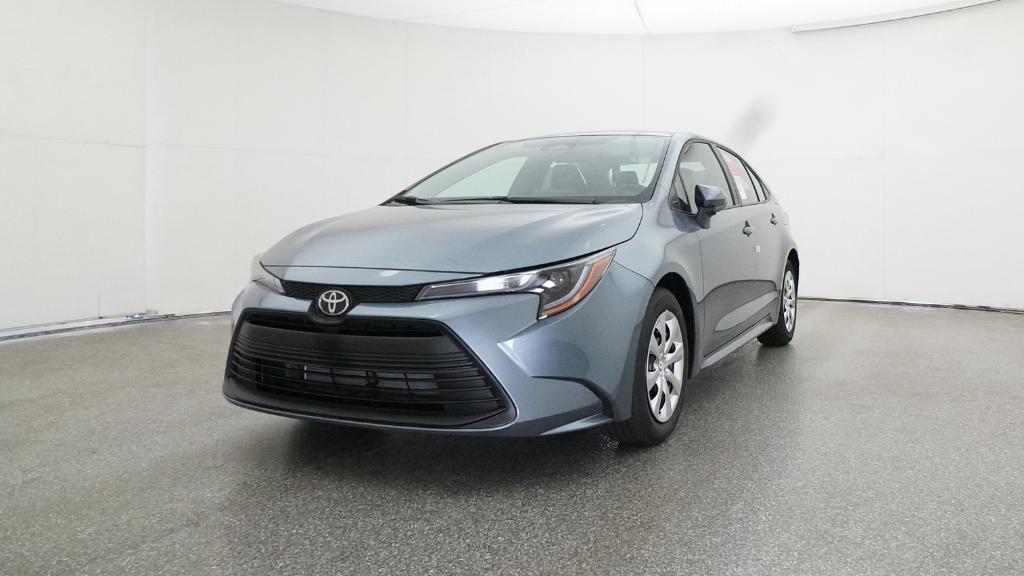 2025 Toyota Corolla LE photo 3