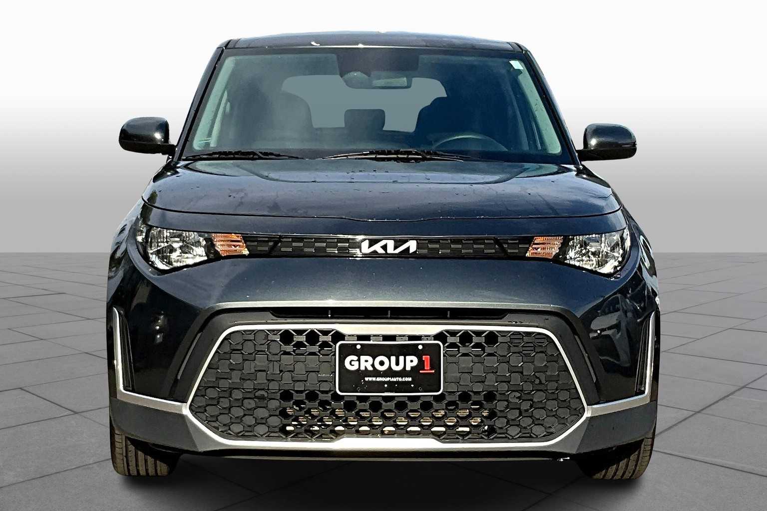 2023 Kia Soul LX S photo 2