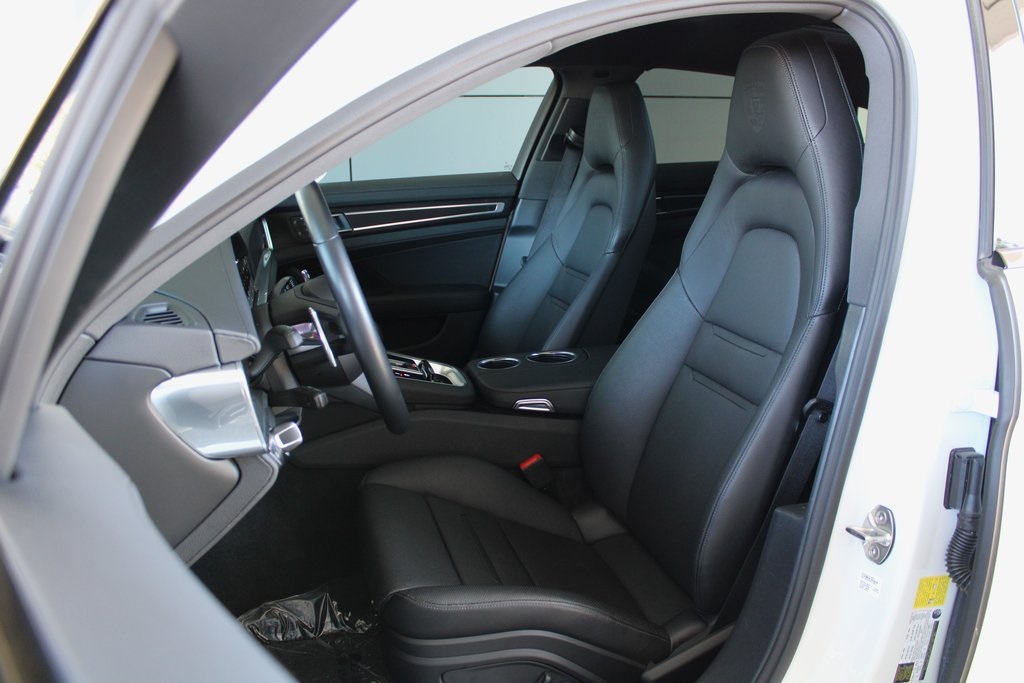 2023 Porsche Panamera 4 Platinum photo 3