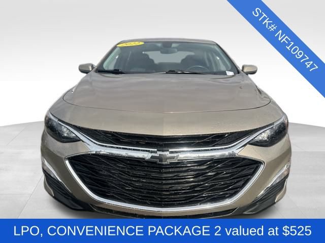 2022 Chevrolet Malibu RS photo 2