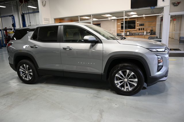 2026 Chevrolet Equinox LT photo 3