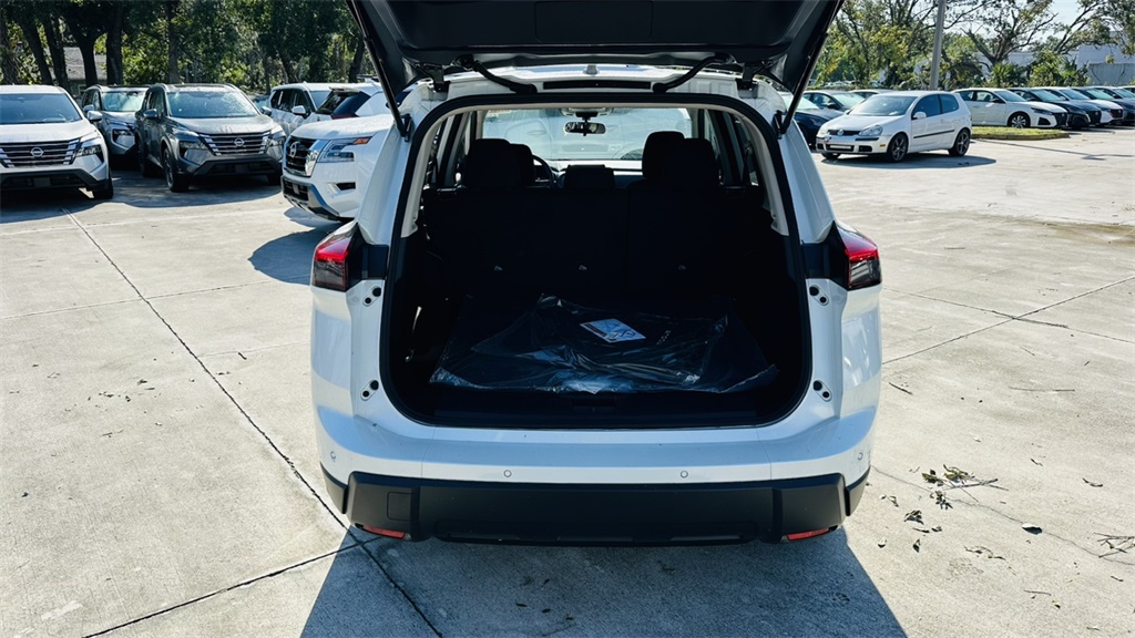 2025 Nissan Rogue S photo 25