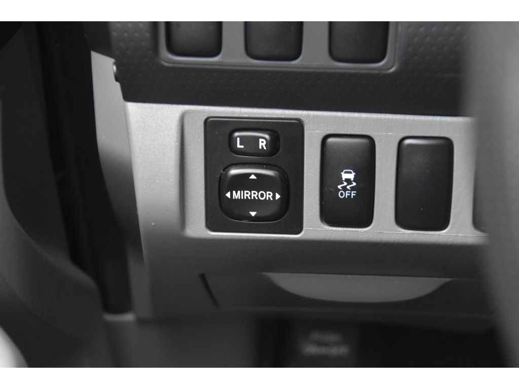 2013 Toyota Tacoma Base V6 4x4 photo 26