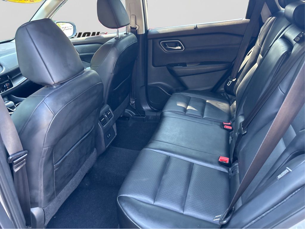 2021 Nissan Rogue SV photo 15