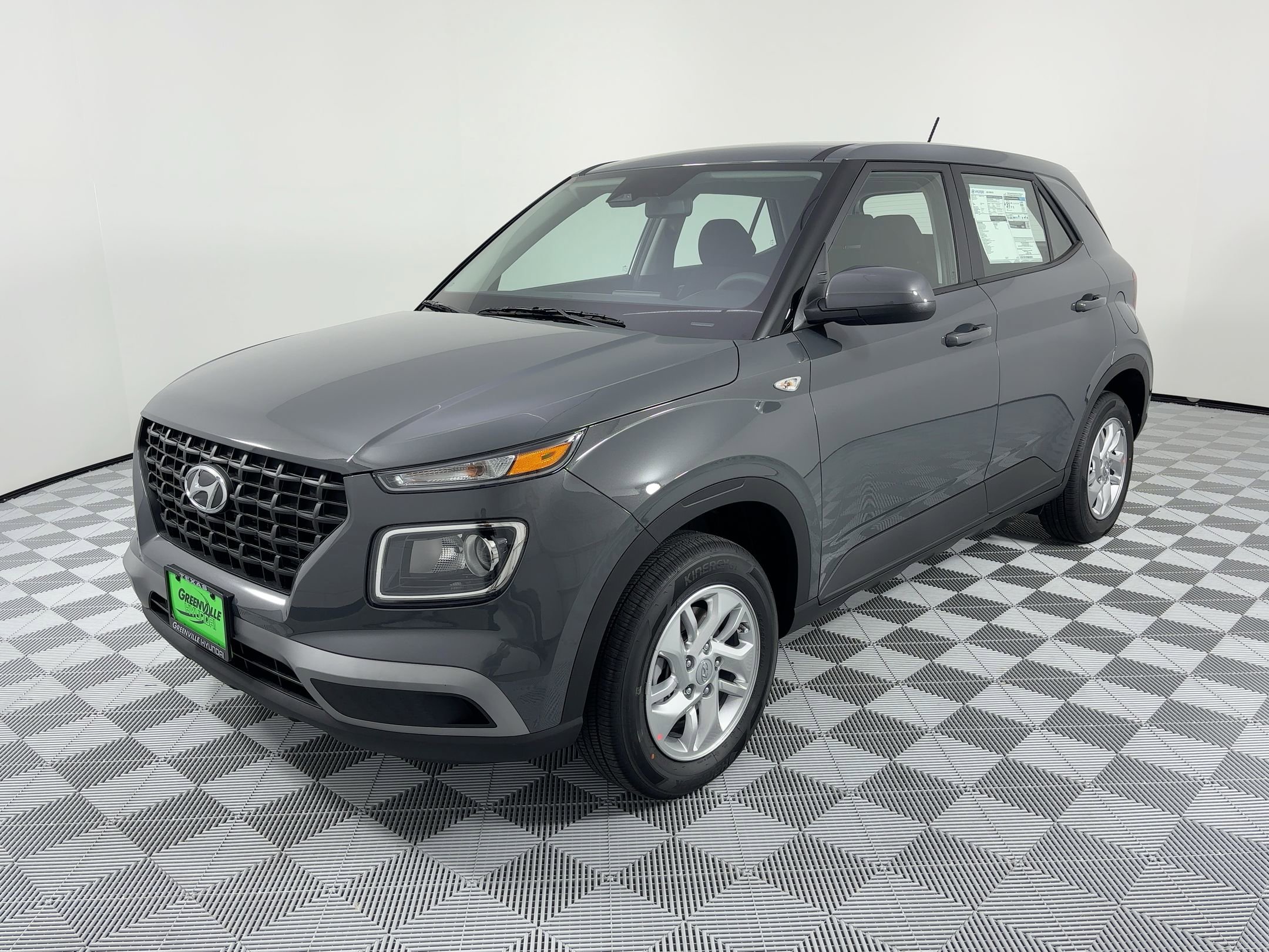 2026 Hyundai Venue SE's photo