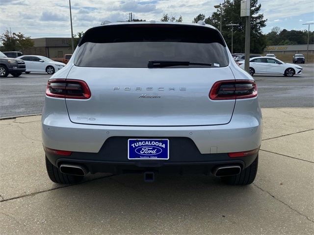 2018 Porsche Macan Base photo 2