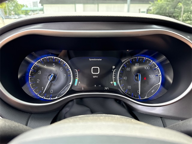 2025 Chrysler Voyager LX photo 14