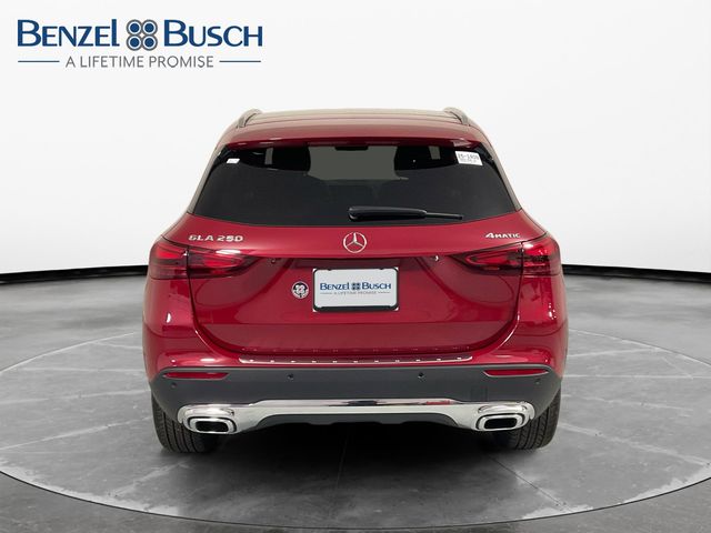 2025 Mercedes Benz GLA 250 4MATIC photo 4