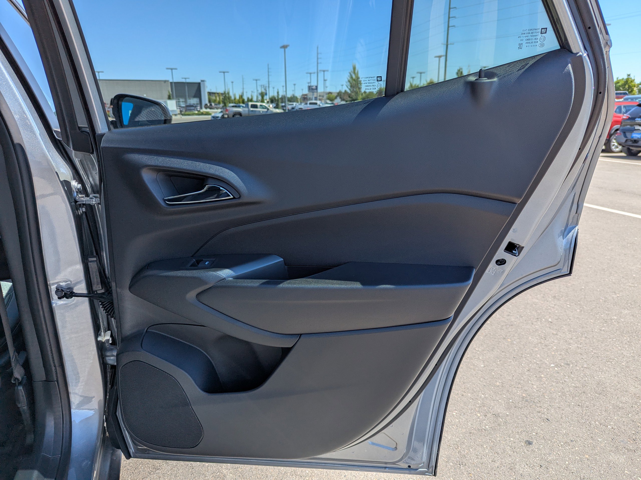 2025 Chevrolet Trax LT photo 31