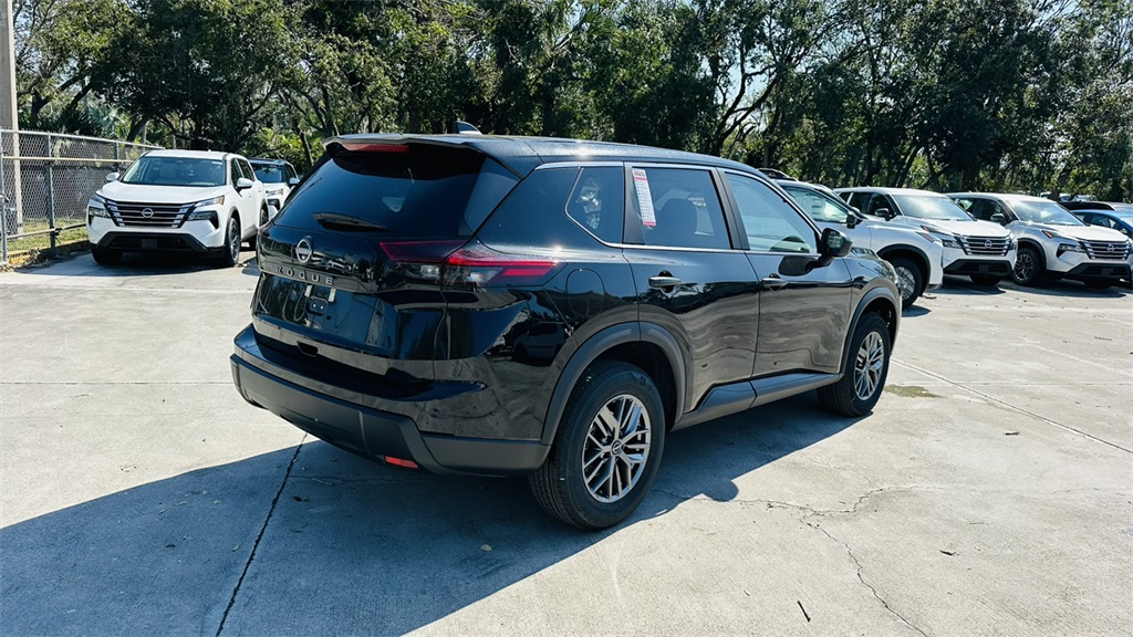 2026 Nissan Rogue S photo 7