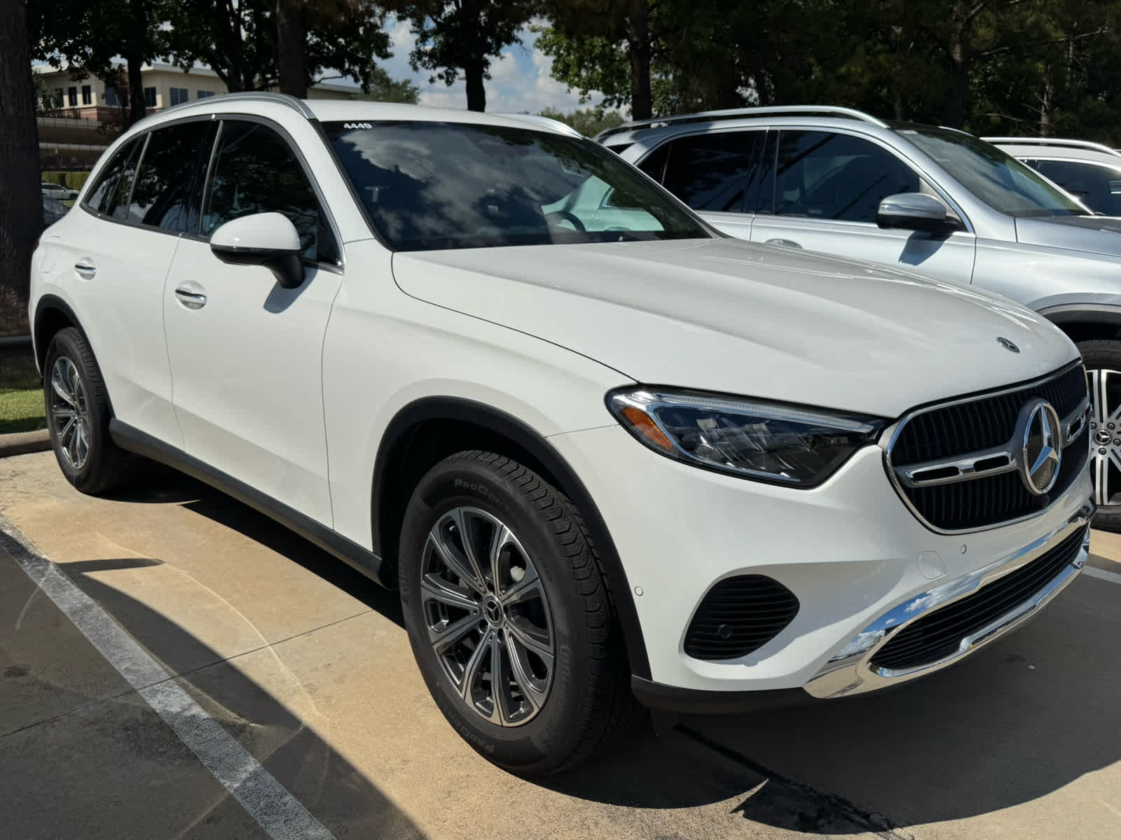 2025 Mercedes Benz GLC 300 photo 2