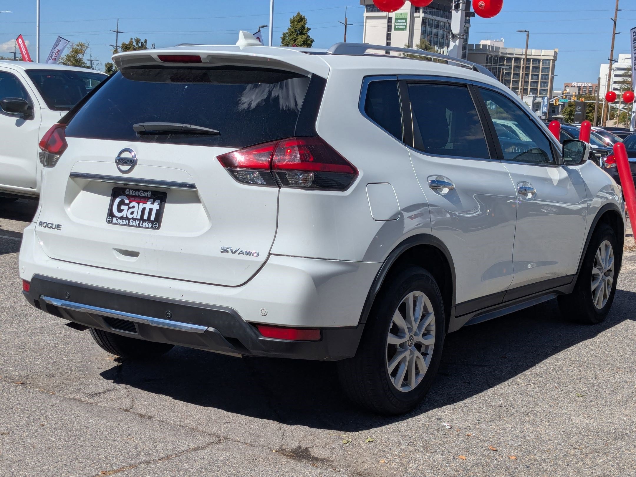 2020 Nissan Rogue SV photo 2
