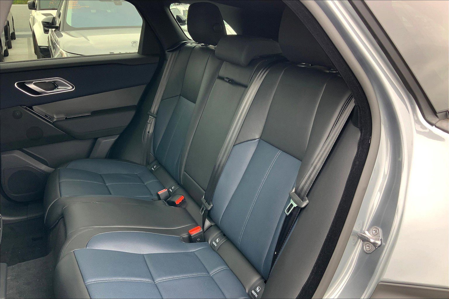 2026 Land Rover Range Rover Velar S photo 11