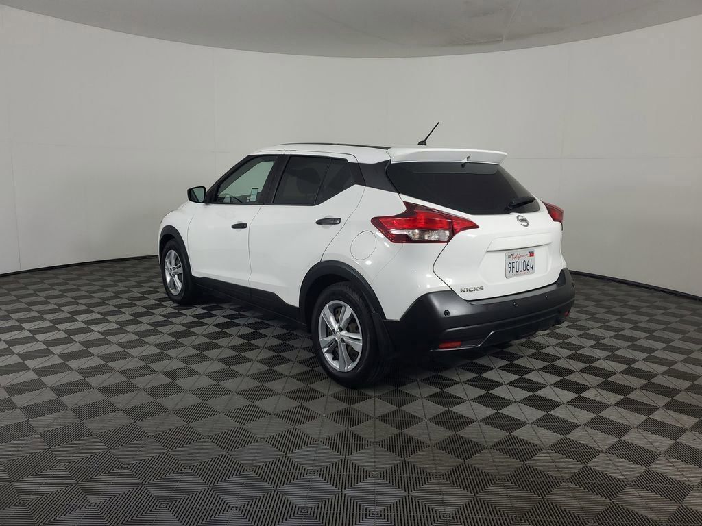 2020 Nissan Kicks S photo 4