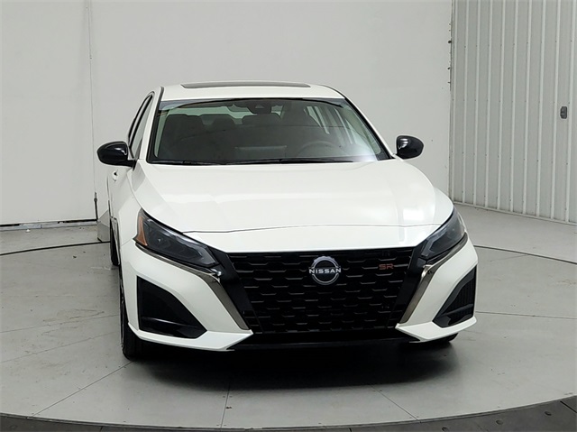 2025 Nissan Altima 2.5 SR photo 2