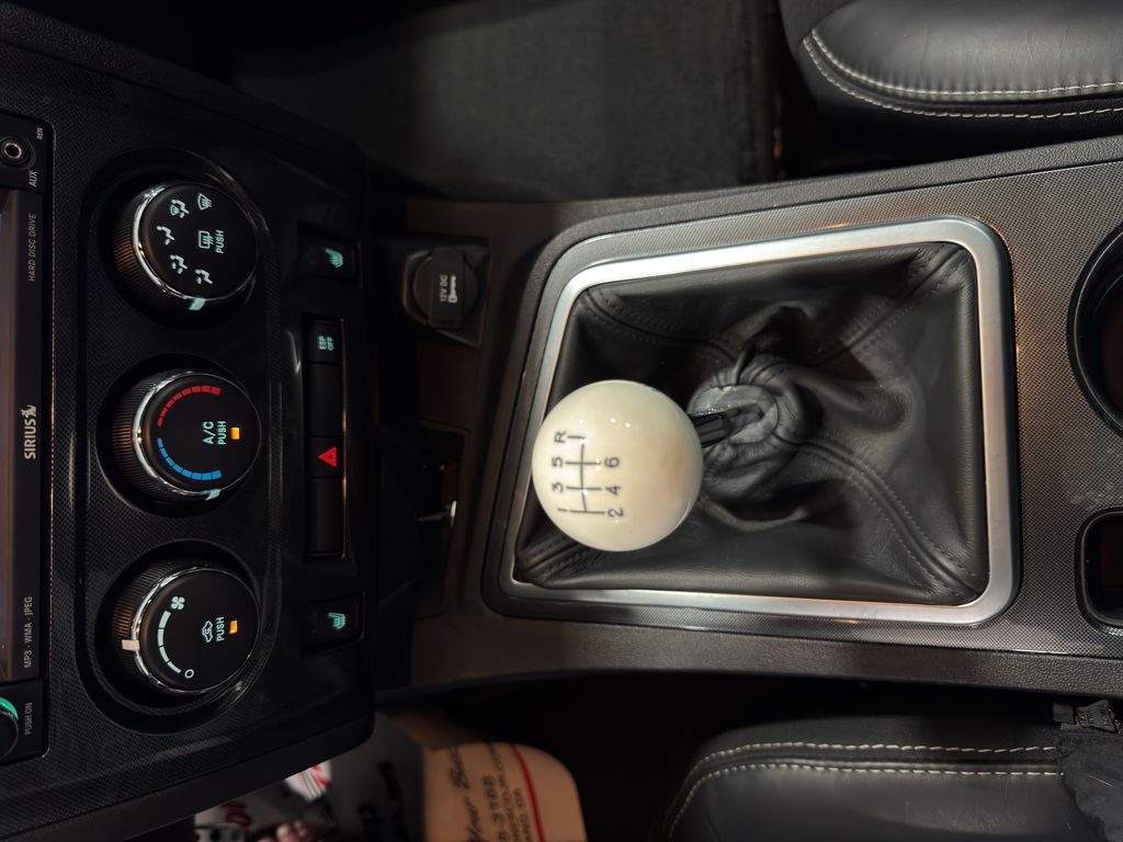 2010 Dodge Challenger SRT8 photo 25