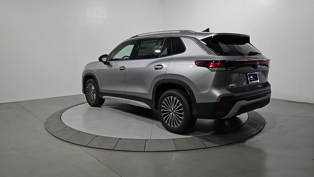 2025 Volkswagen Tiguan S photo 2