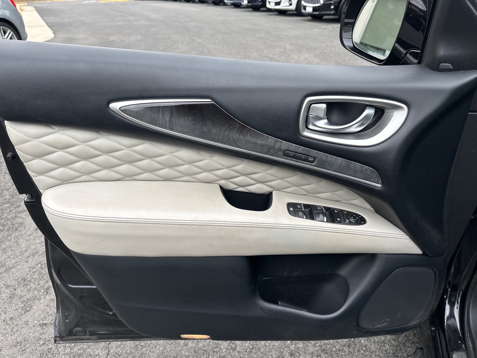2019 Infiniti QX60 Luxe photo 25