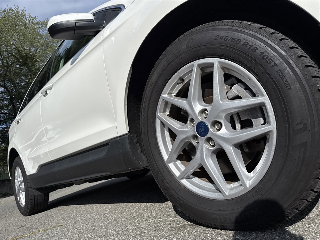 2022 Ford Edge SEL photo 9