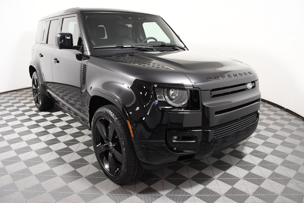 2025 Land Rover Defender 110 X-Dynamic SE photo 9
