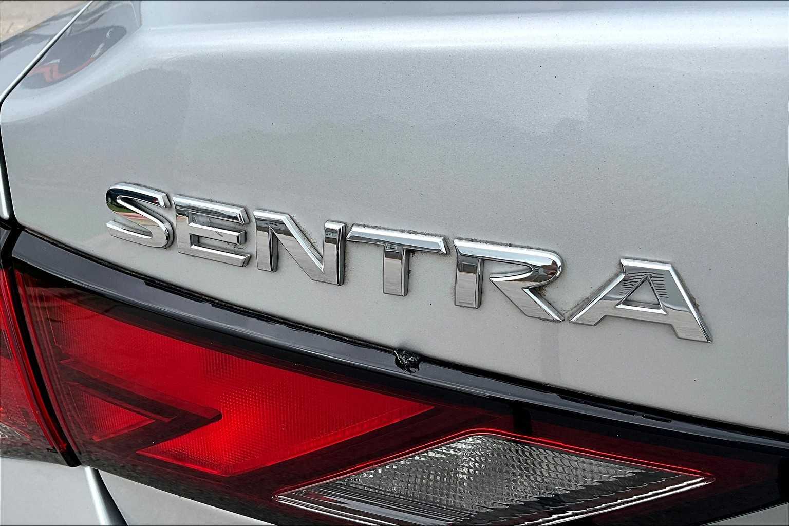 2022 Nissan Sentra S photo 9