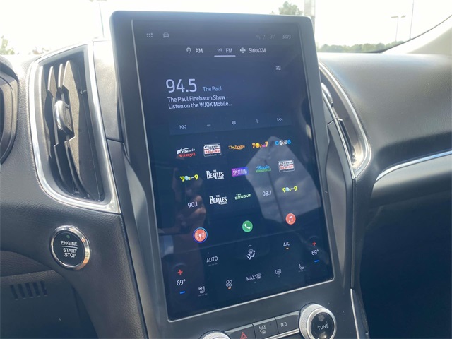 2024 Ford Edge Titanium photo 14