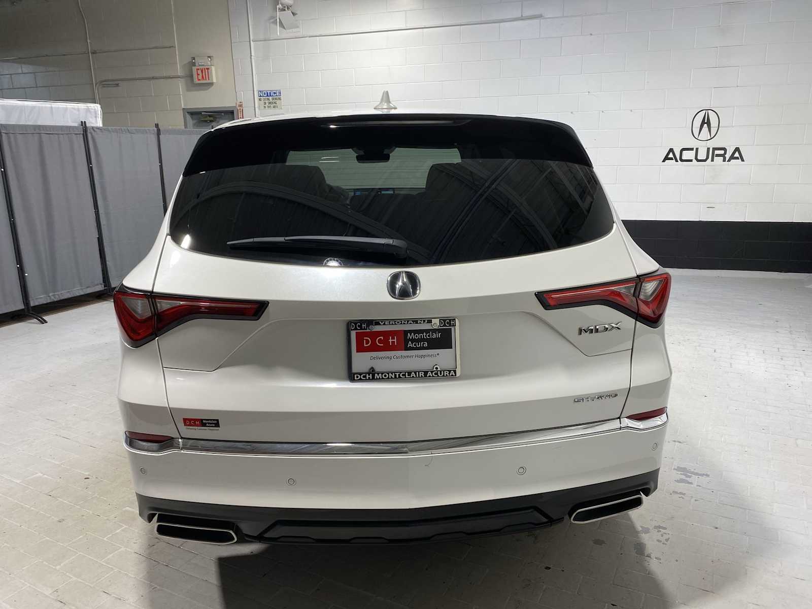 2023 Acura MDX Technology SH-AWD photo 5