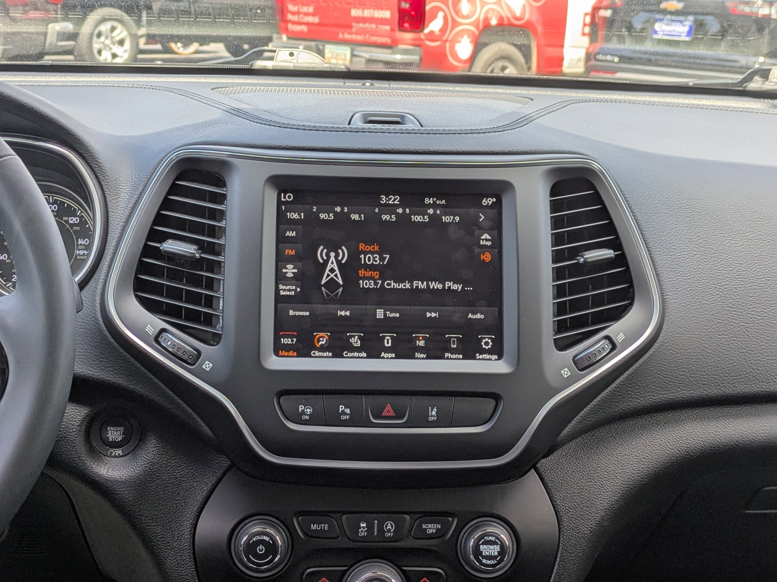 2023 Jeep Cherokee Altitude Lux photo 19