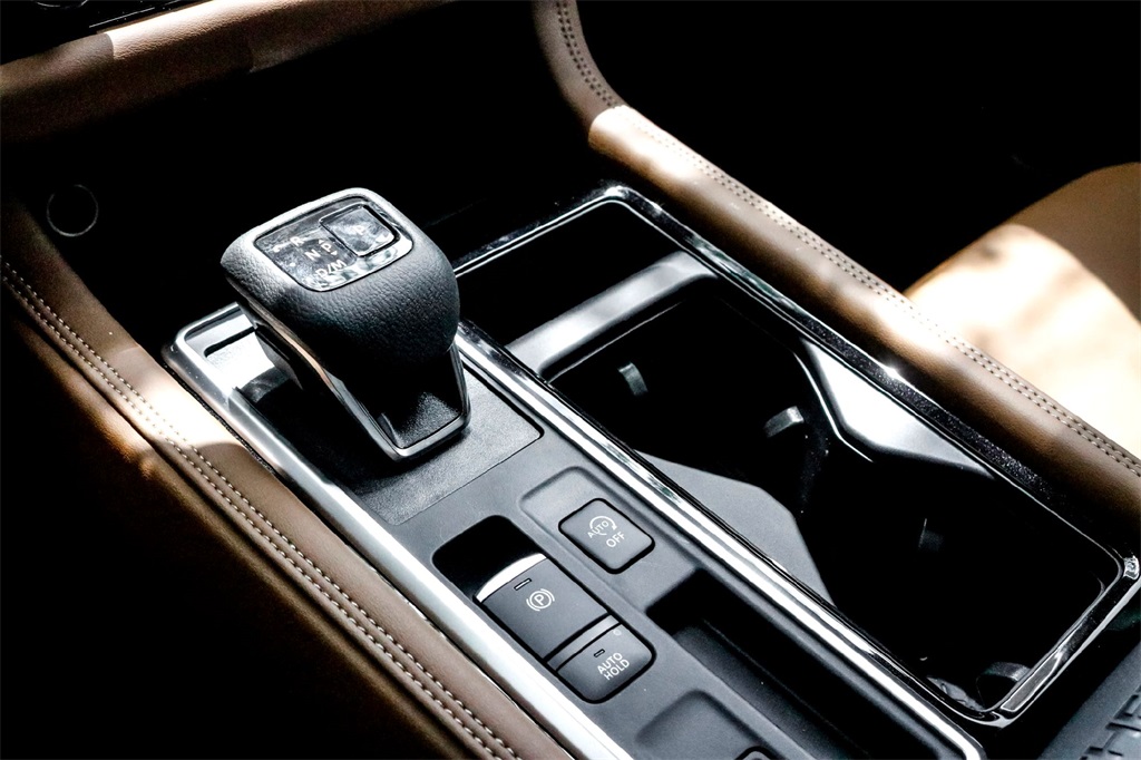 2025 Nissan Pathfinder Platinum photo 17