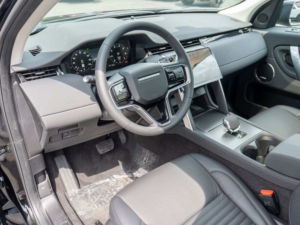 2025 Land Rover Discovery Sport S photo 8