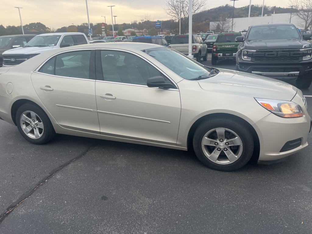 2013 Chevrolet Malibu LS photo 2