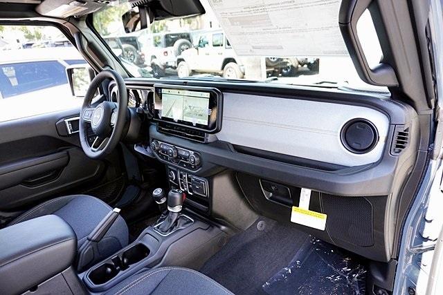 New 2025 Anvil Clear-Coat Exterior Paint Jeep Sport image 13