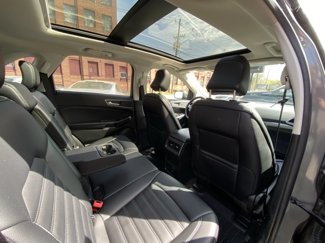 2022 Ford Edge SEL photo 10