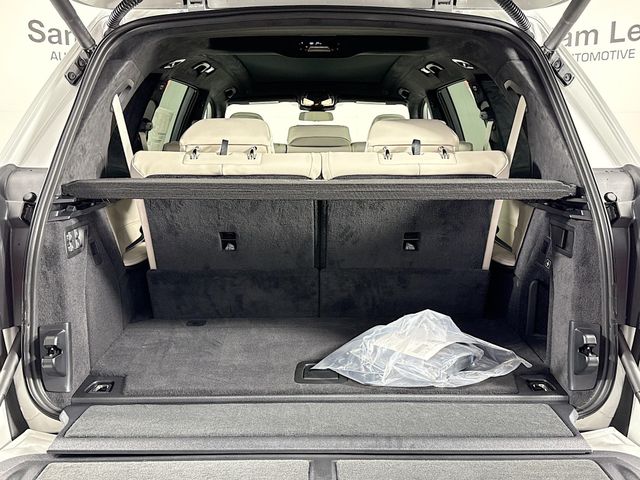 New 2026 White BMW M60i image 29