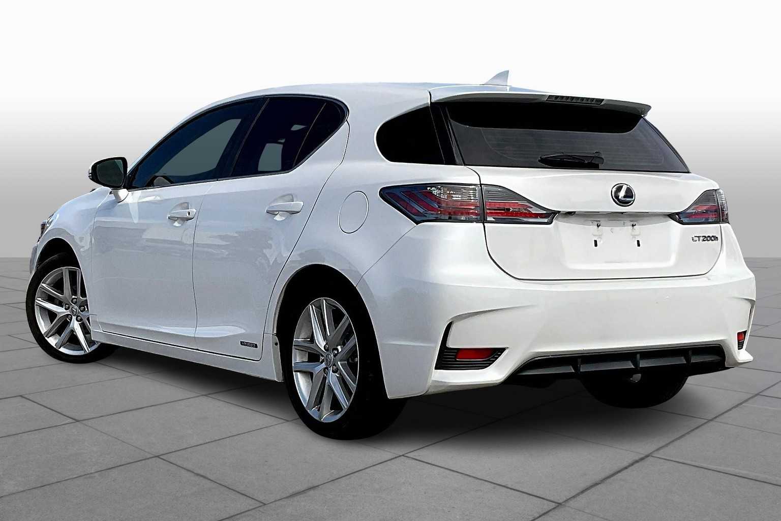 2014 Lexus CT 200h photo 9