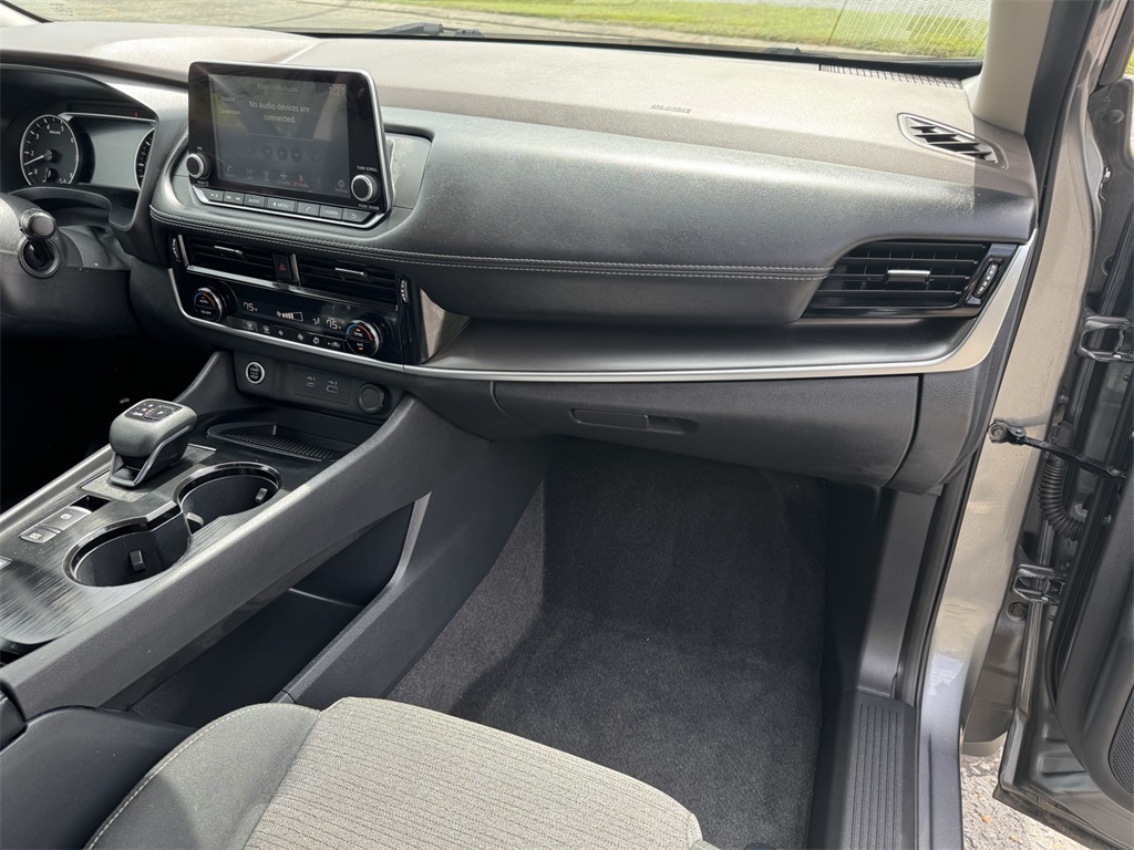 2023 Nissan Rogue SV photo 15