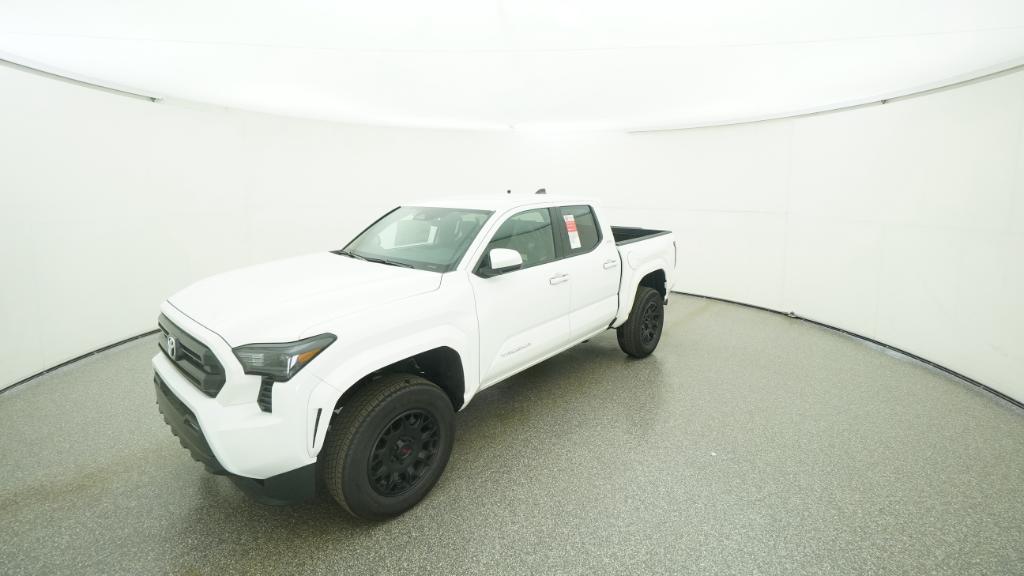 2025 Toyota Tacoma SR5's photo