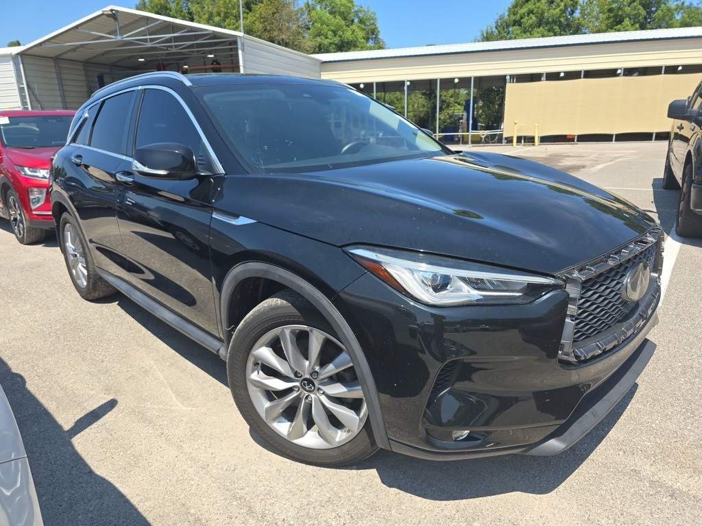 2021 Infiniti QX50 Luxe AWD photo 3