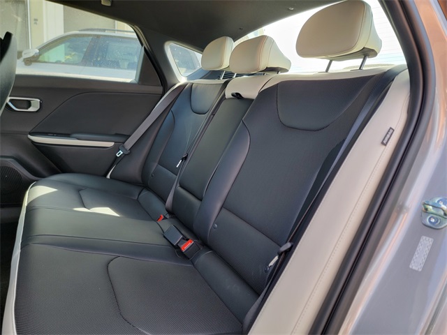 2025 Kia K4 GT-Line photo 12