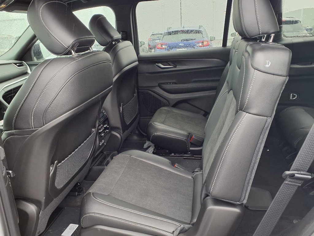 2025 Jeep Grand Cherokee Altitude X photo 15