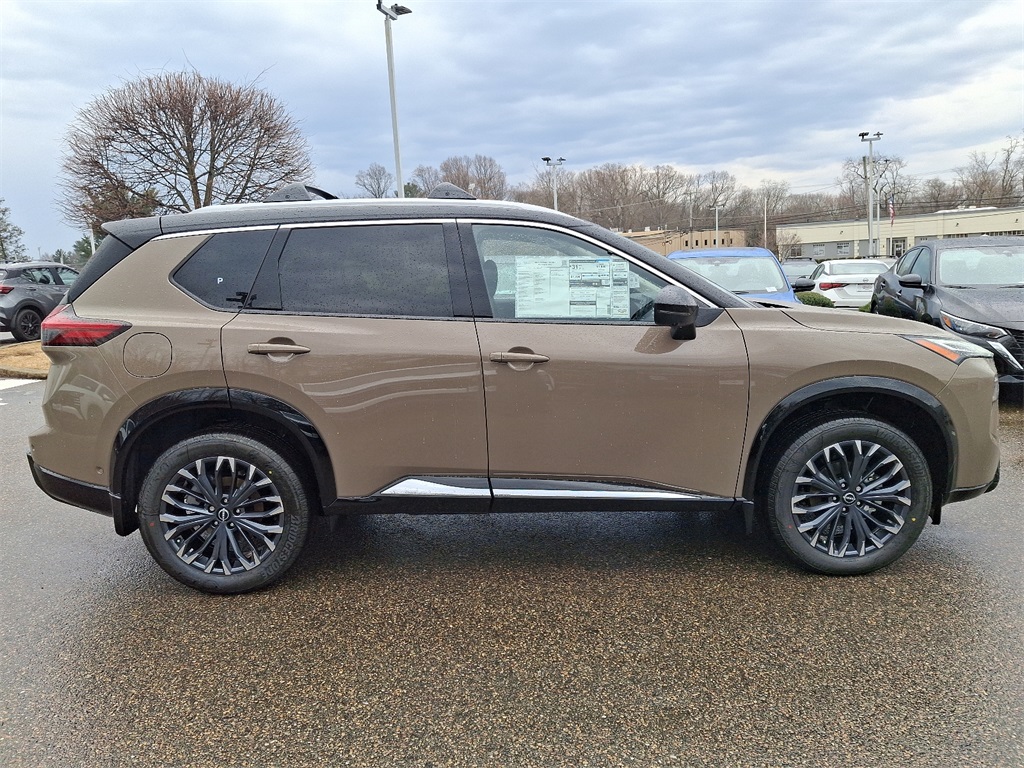2025 Nissan Rogue Platinum photo 8