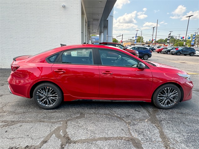 2024 Kia Forte GT-Line photo 3