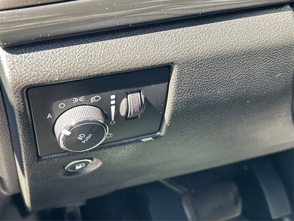 2021 Jeep Grand Cherokee Laredo E photo 37